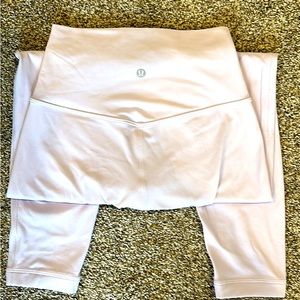 Lululemon size 4 aligns